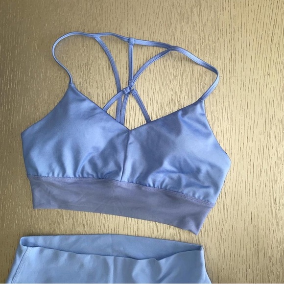 ALO Yoga Sky Blue Activewear Set - Picture 2 of 7